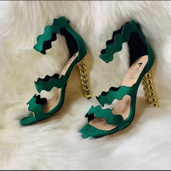 Suede Green Gold Chain Link Heel Size 7 - Picture 4 of 5